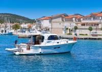 motor boat Adriana 36 MURTER Croatia