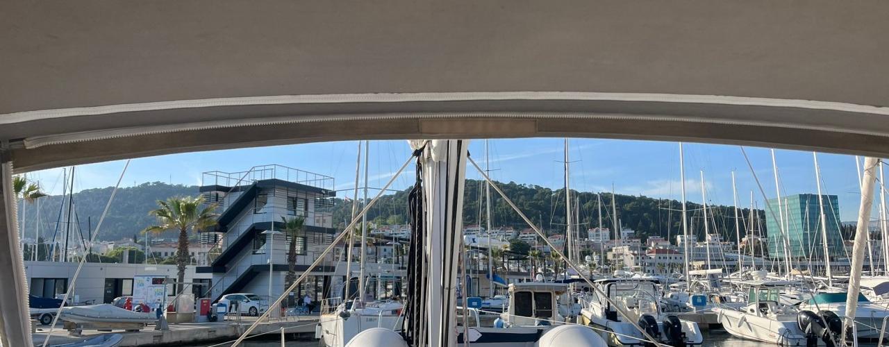 2018. Oceanis 38.1