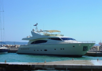motor boat Ferretti 880 SALAMIS Greece