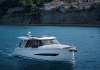 motor boat Greenline 39 Trogir Croatia