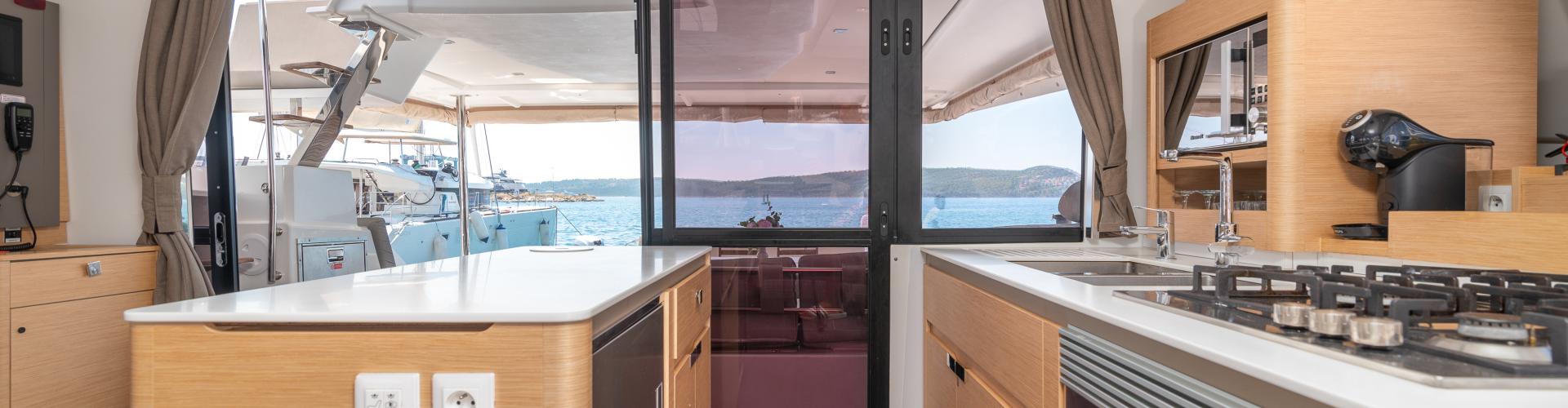 catamaran Fountaine Pajot Aura 51