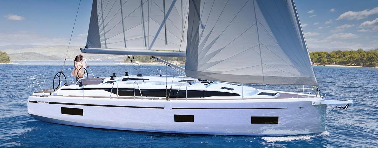 sailboat Bavaria C38