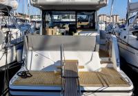 motor boat Sealine C390 Biograd na moru Croatia