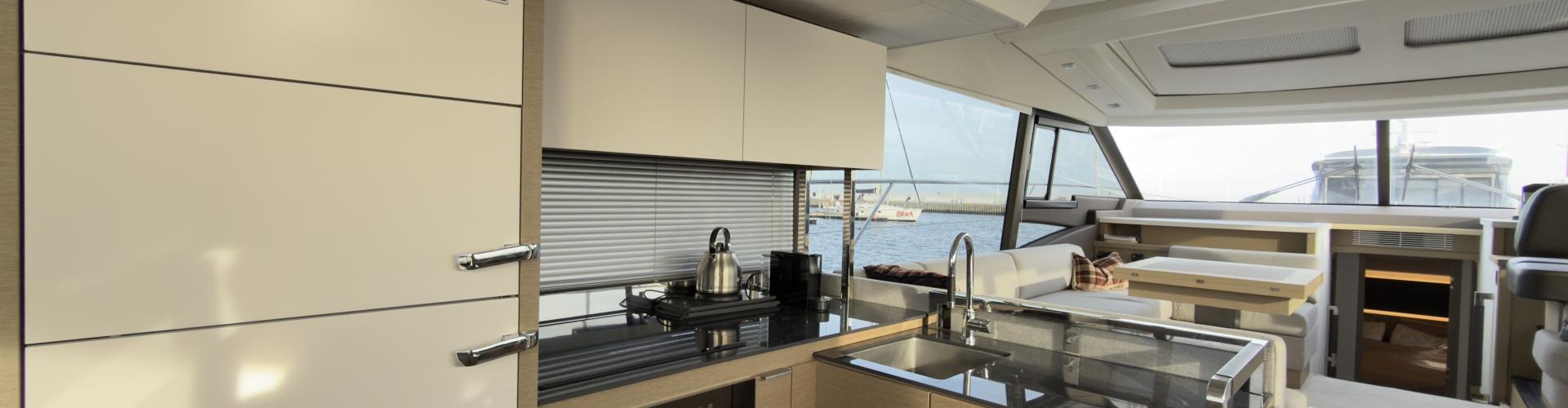 2022. Prestige 590 Flybridge