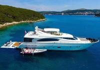 motor boat Ferretti 880 Trogir Croatia