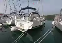 sailboat Oceanis 35.1 Pula Croatia