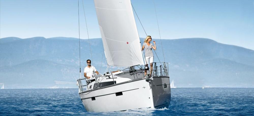 sailboat Bavaria Cruiser 37