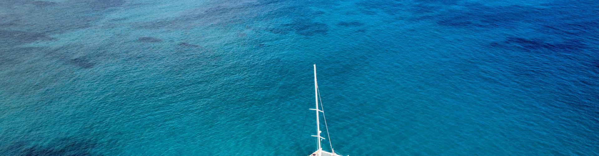 2005. Lagoon 570