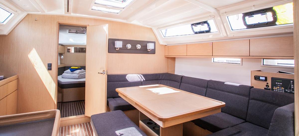 sailboat Bavaria Cruiser 46