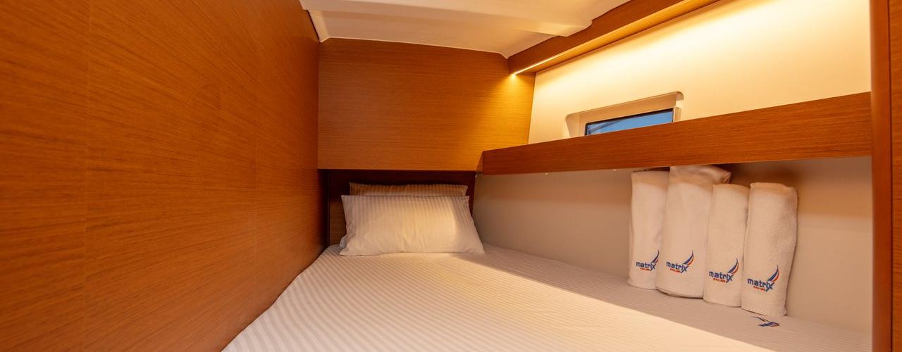 sailboat Sun Odyssey 490