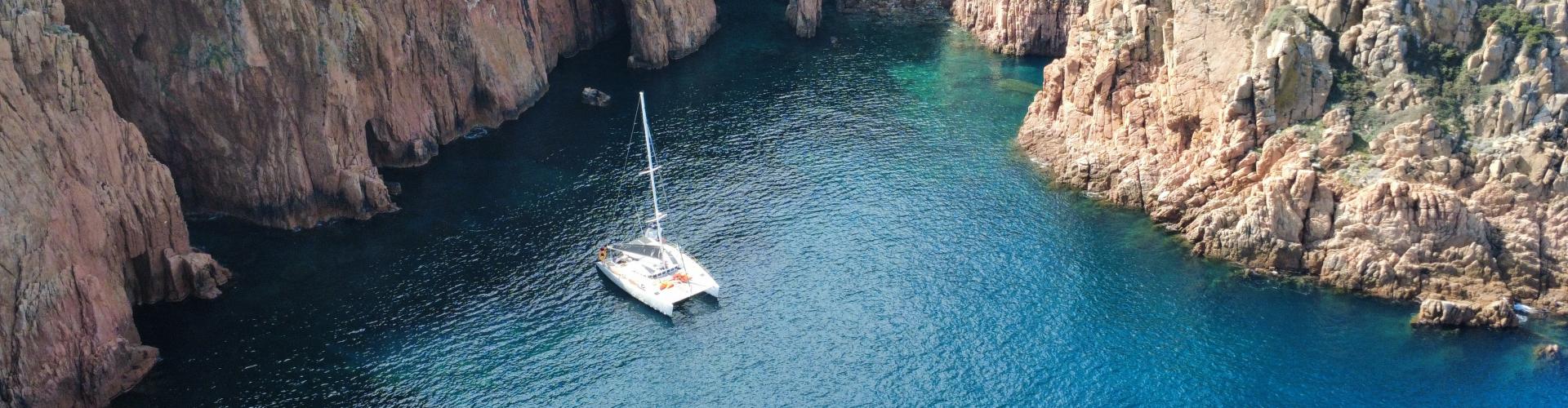 2005. Lagoon 570