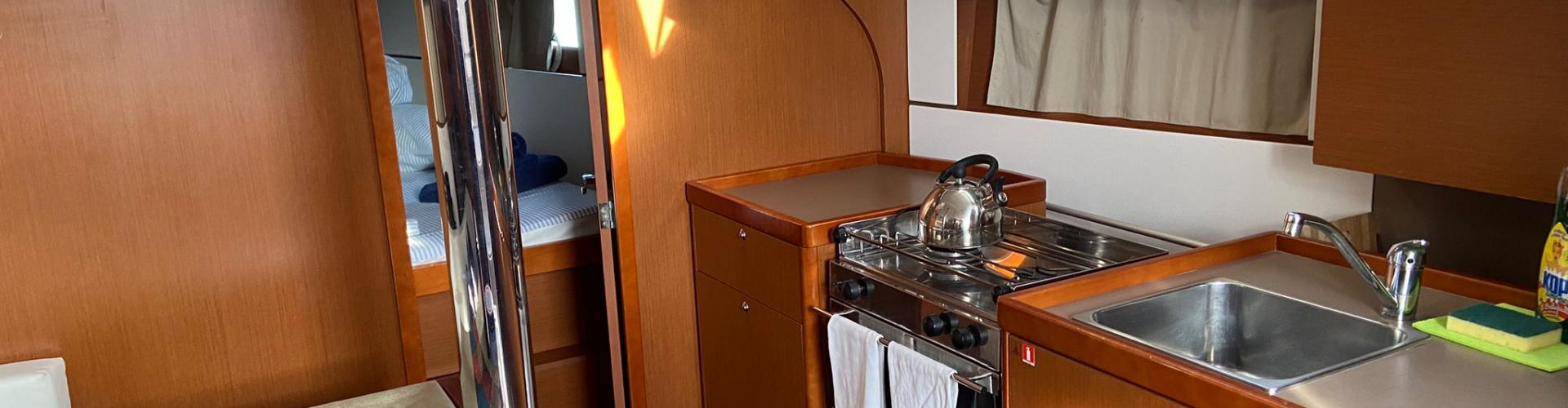 sailboat Oceanis 38