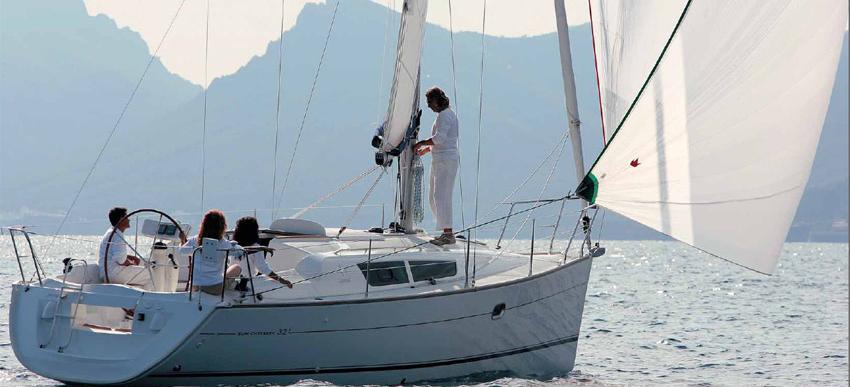 sailboat Sun Odyssey 32i
