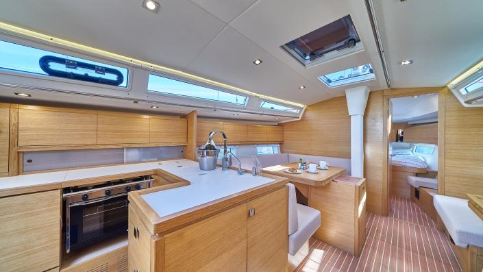 Yacht-Rent: Salona 46 sailboat charter