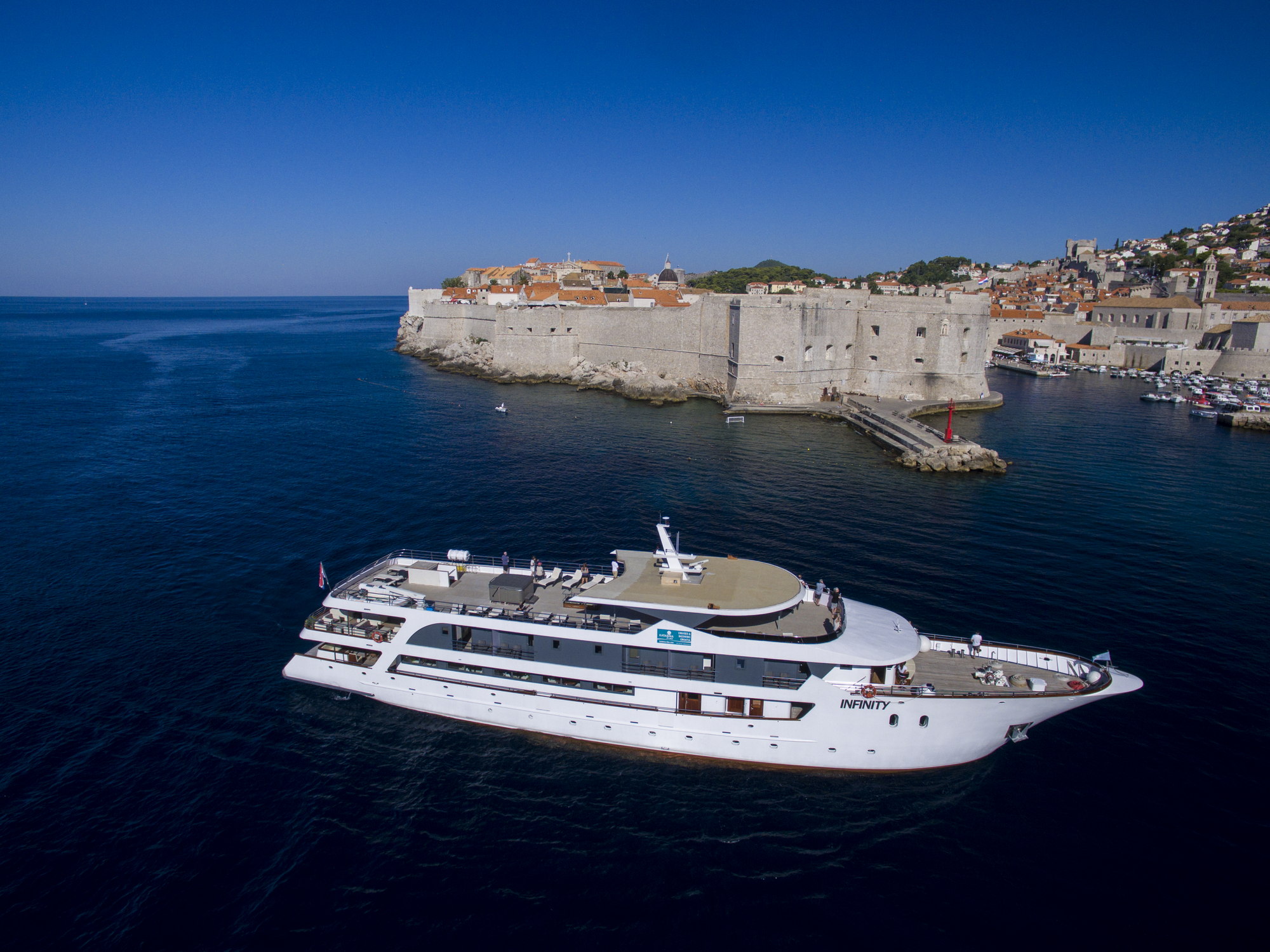charter a yacht in split croatia